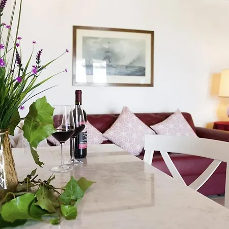 La Vedetta Country Ξενοδοχείο με διαμερίσματα 3*